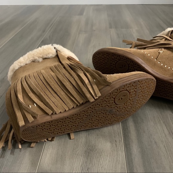 NIB Koolaburra Mocky Moc Sheepskin Boots, 7.5 - Picture 5 of 5